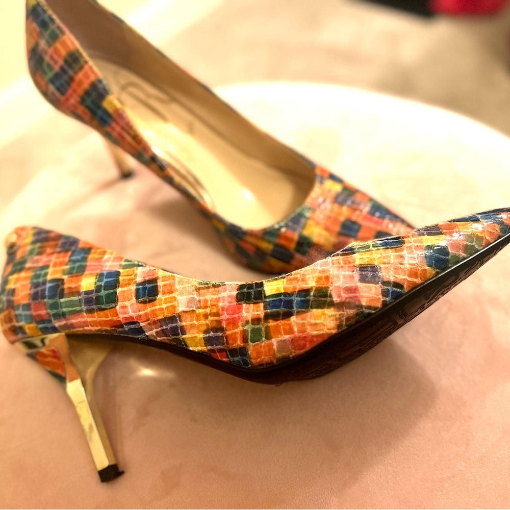 High heels shoes with multiple colors and gold heel - very unique